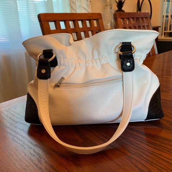 Black and White Leather Handbag with Silver-Toned Hardware - Picture 7 of 11